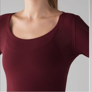 Lululemon Reveal LS, Deep Rouge, Size 6